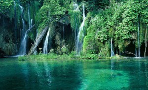 waterfalls-in-paradise